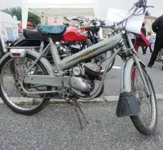 Comment immatriculer un cyclomoteur ancien sans carte grise : les étapes à suivre